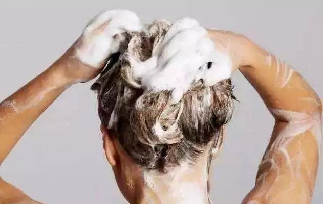 洗发水是不是越容易起泡越好？